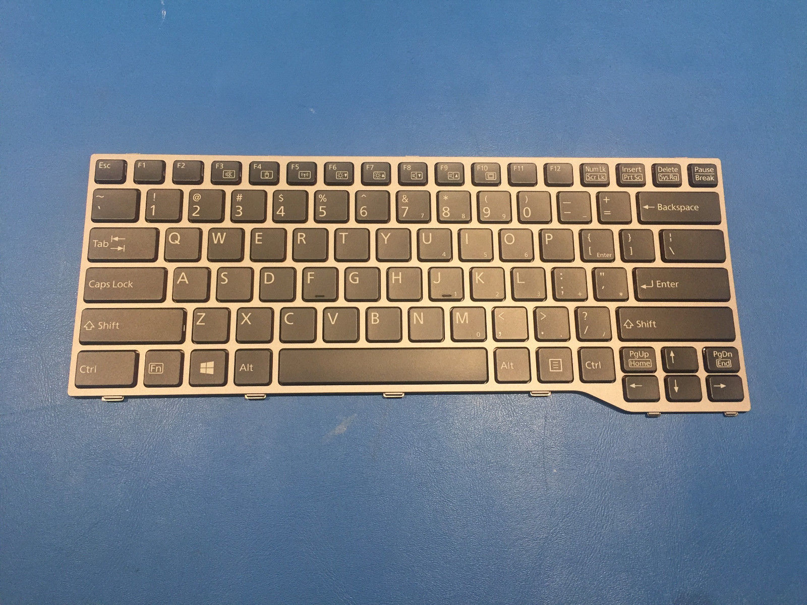 Bàn Phím Laptop Fujitsu Lifebook T725