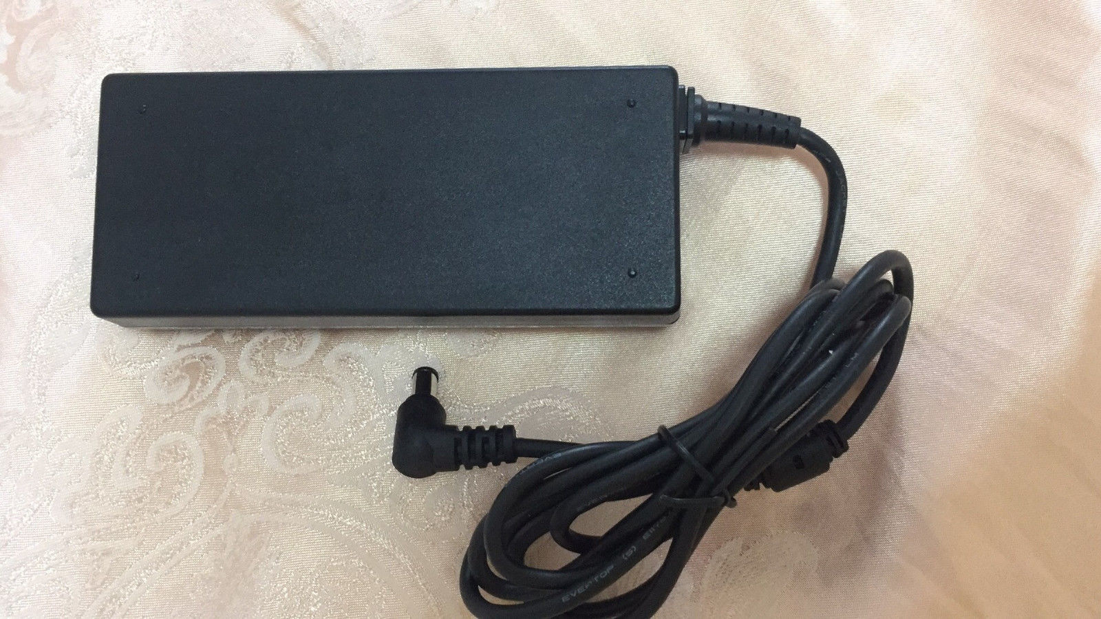 Sạc Adapter Laptop Sony Vaio 19.5V 5.2A 100W Sạc Adapter Laptop Sony Vaio 19.5V 5.2A 100W