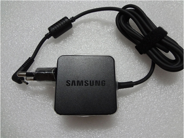 Sạc Laptop Samsung 12V 2.2A